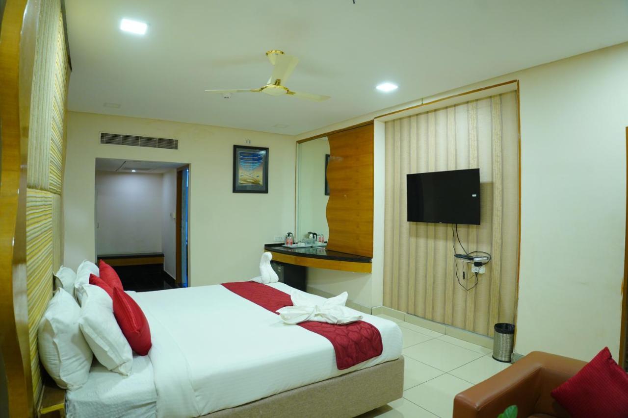 Hotel Grand Nagarjuna By Konark Hotels Guntūr Екстериор снимка